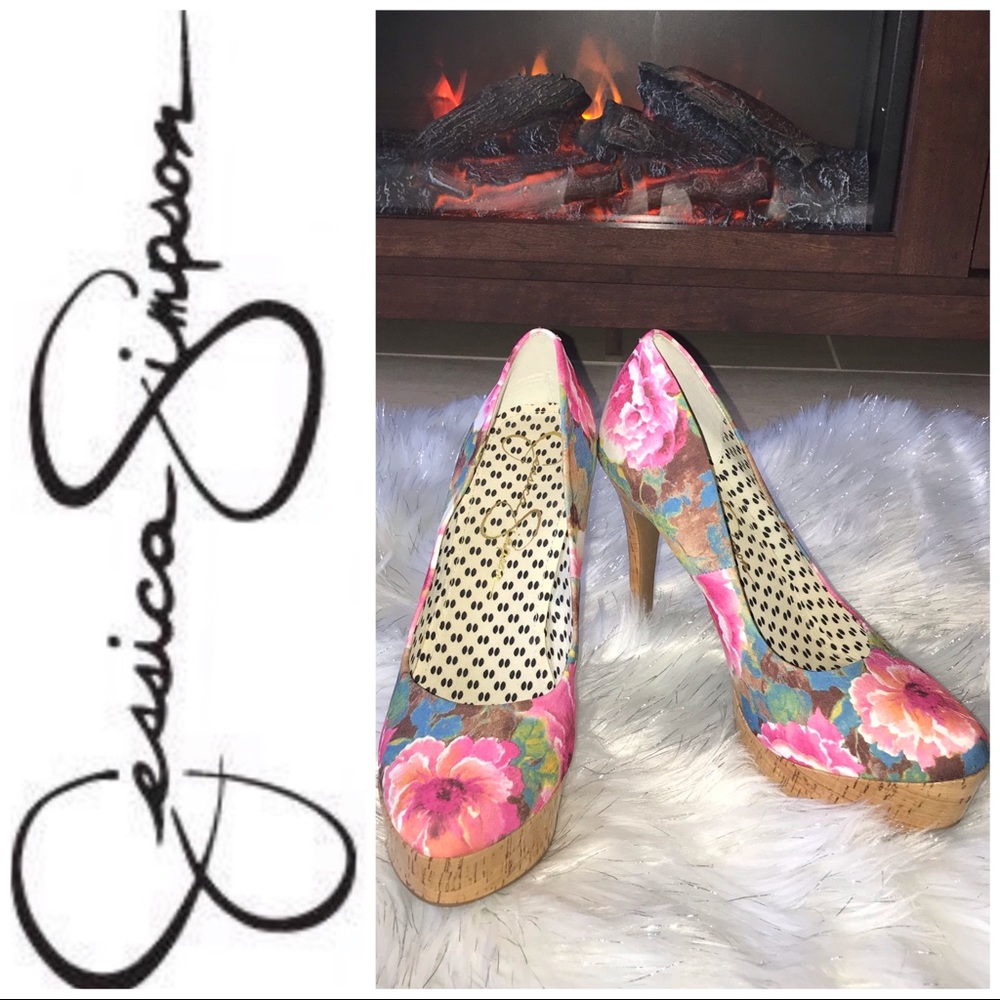 *Gorgeous Jessica Simpson Platform Pump*